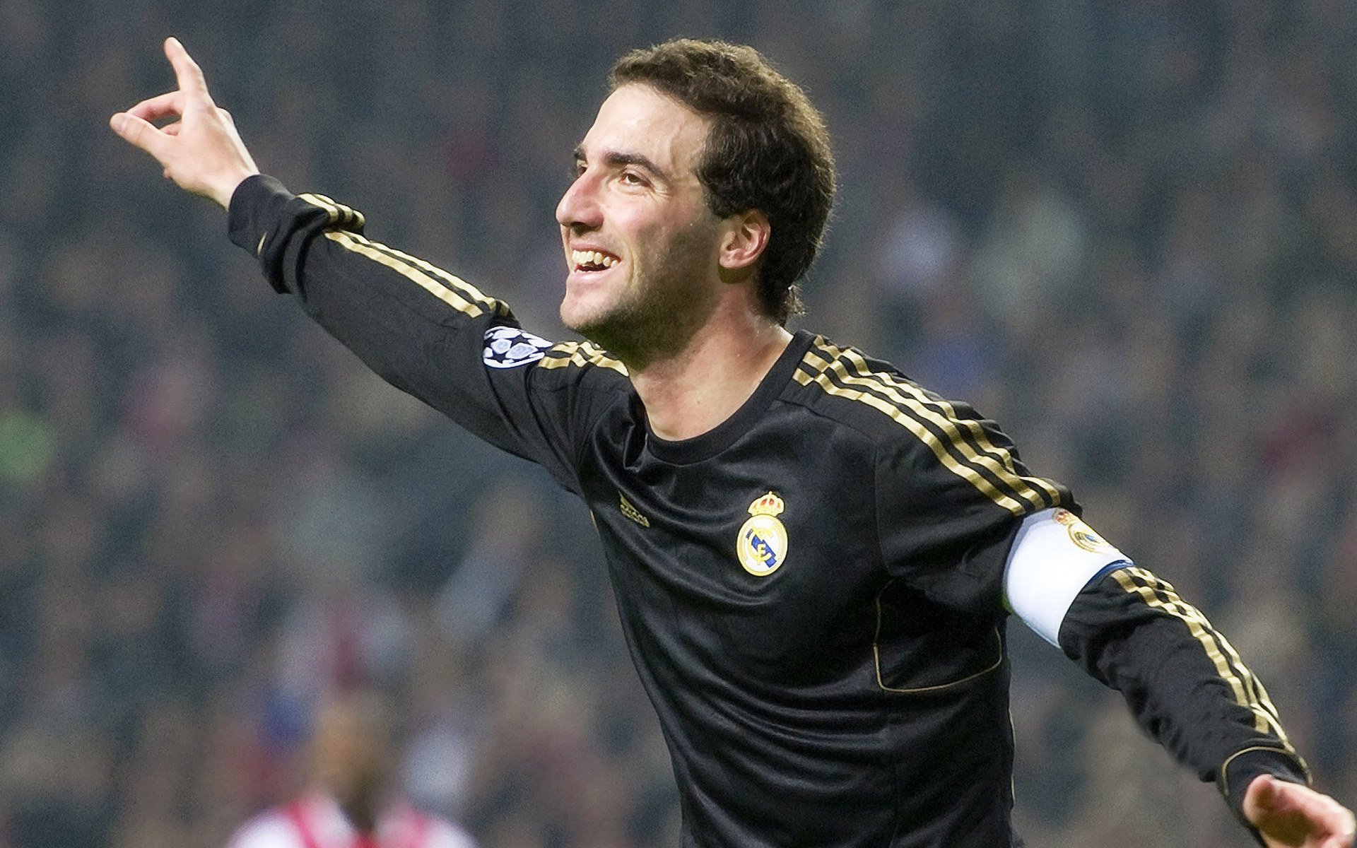 “海岸狂飙：沿线海天一色的极速赛段”